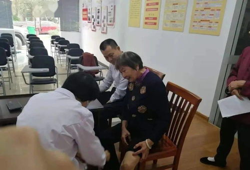 公益體檢進社區(qū)，健康服務暖人心——我縣開展新時代文明實踐活動側記